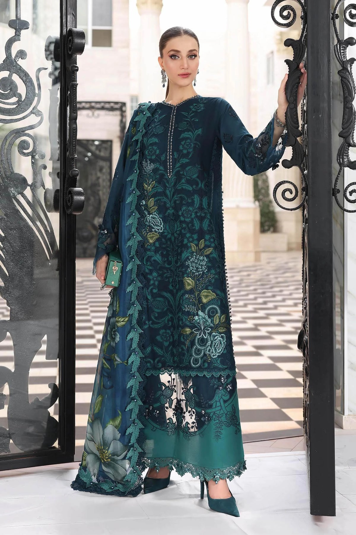 Pure Chiffon Embroidered 3pc Article With pure russion rip trouser and silk Duppata