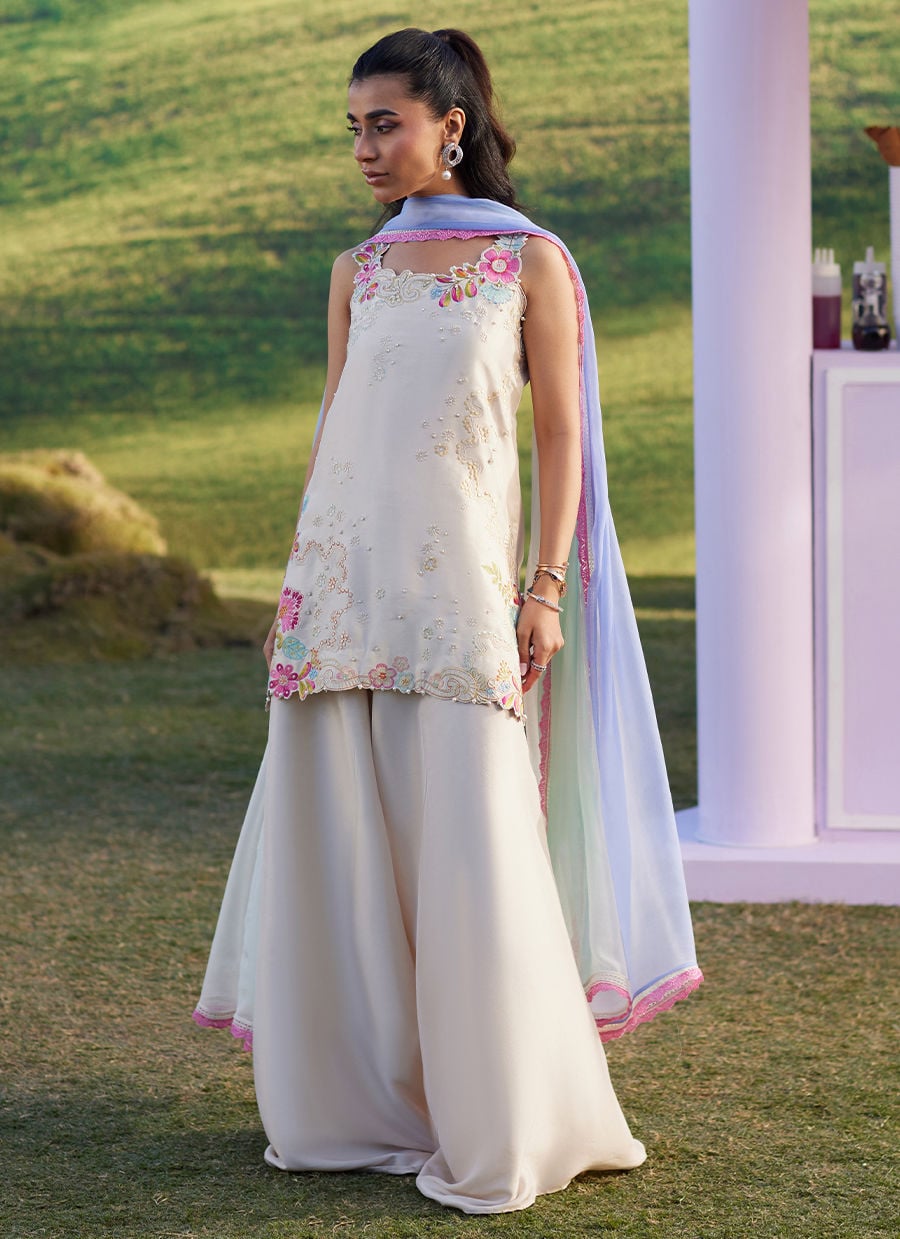 Silk Embroidered 3pc Article With Chiffon Triple Shade Dupatta Naimal Khawar