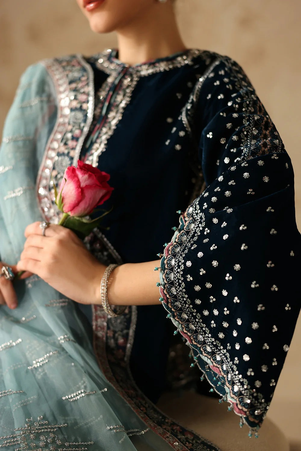 Baroque Embroidered 9000 micro