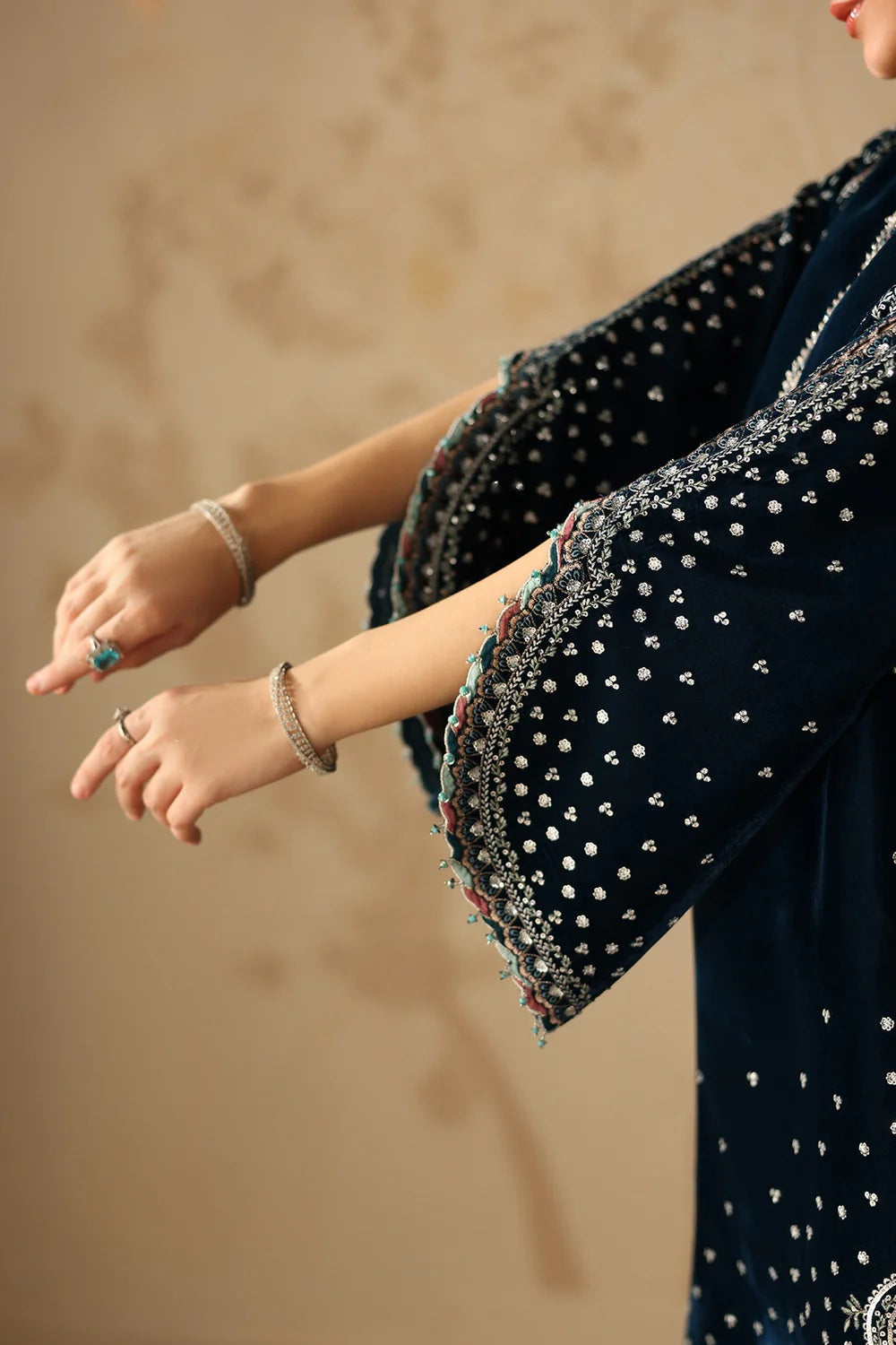 Baroque Embroidered 9000 micro