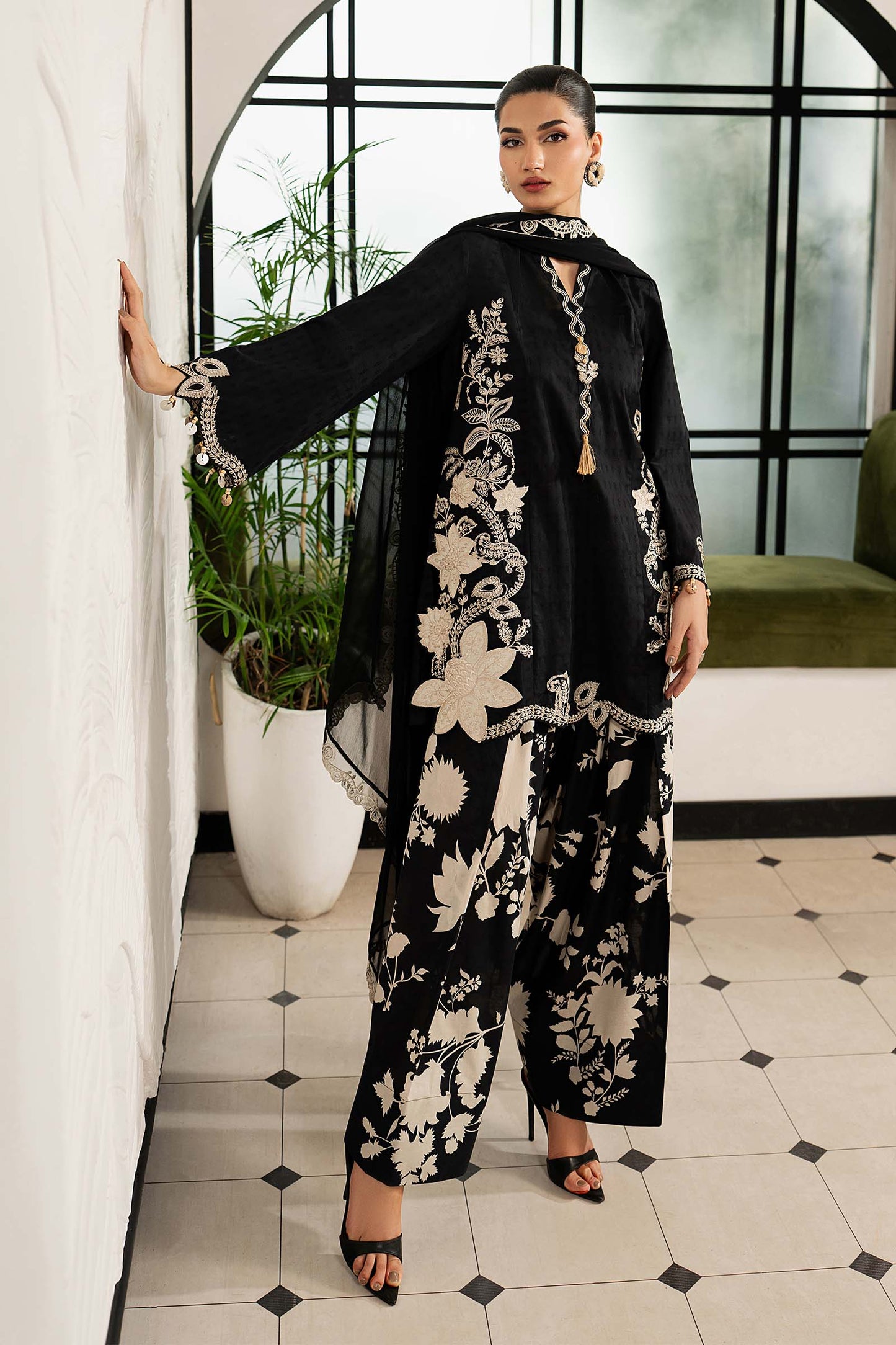 Printed Silk Embroidered 3pc Article With chiffon Dupatta Sialian