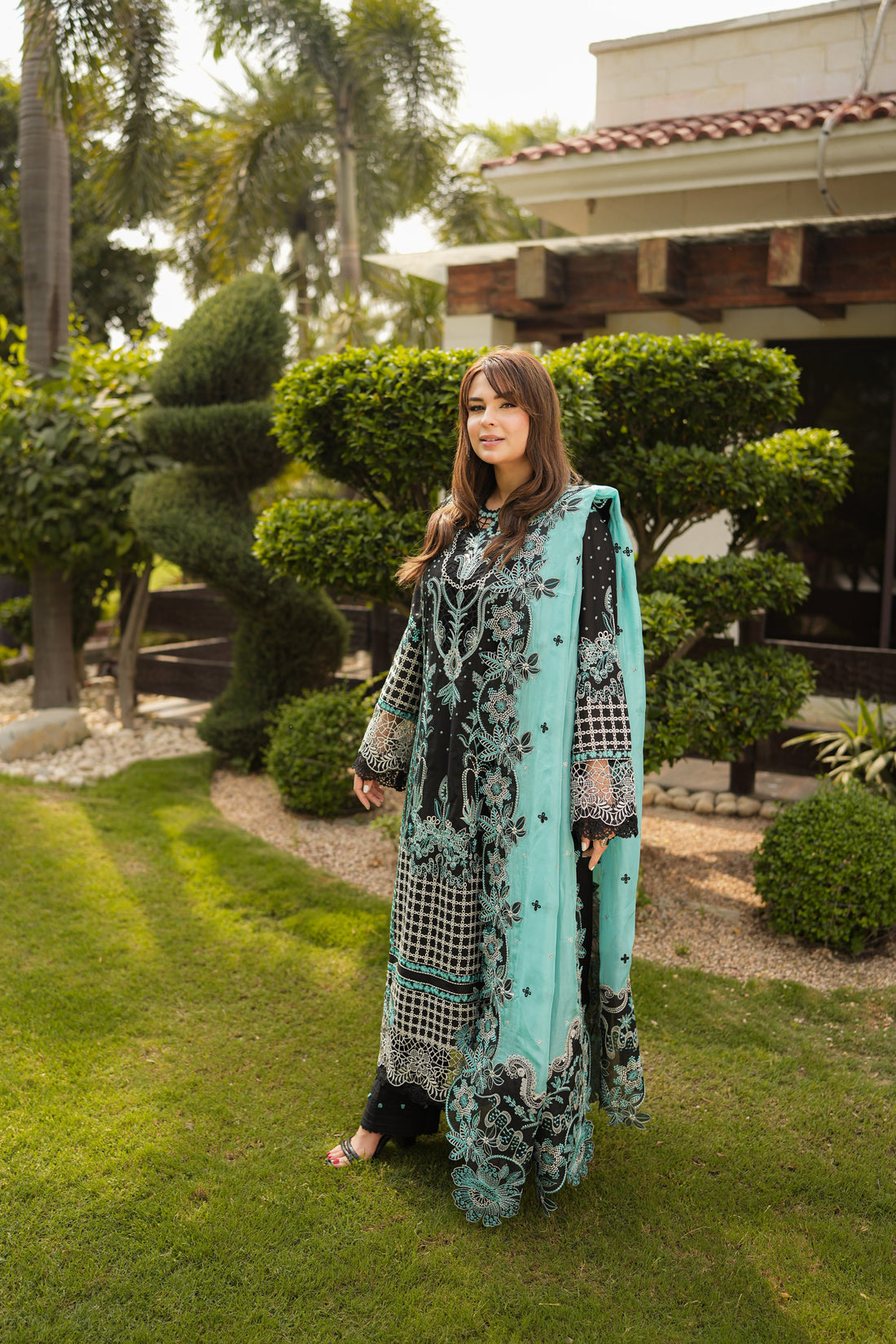 Aneelas Dhanak Embroidered 3pc Article With With Contrast Embroidered Khaadi Net Duppata