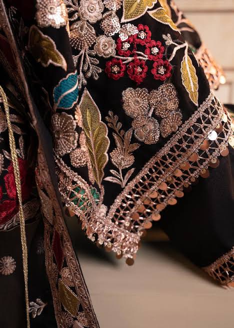 Hania Amir Trending 9000 micro